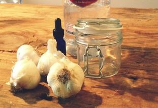 Garlic tincture used to treat varicose veins